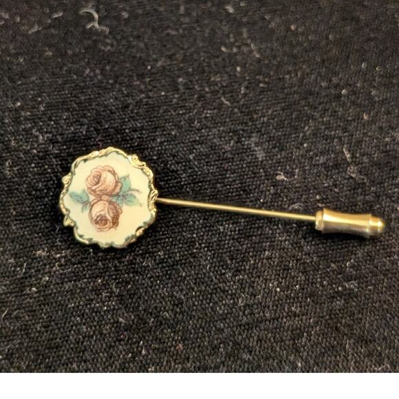 Vintage 80s Rose Flower Gold Tone Classic Stick Pin - Picture 1 of 3